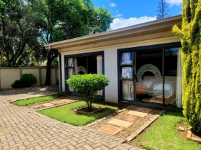 Emzini Guesthouse Universitas